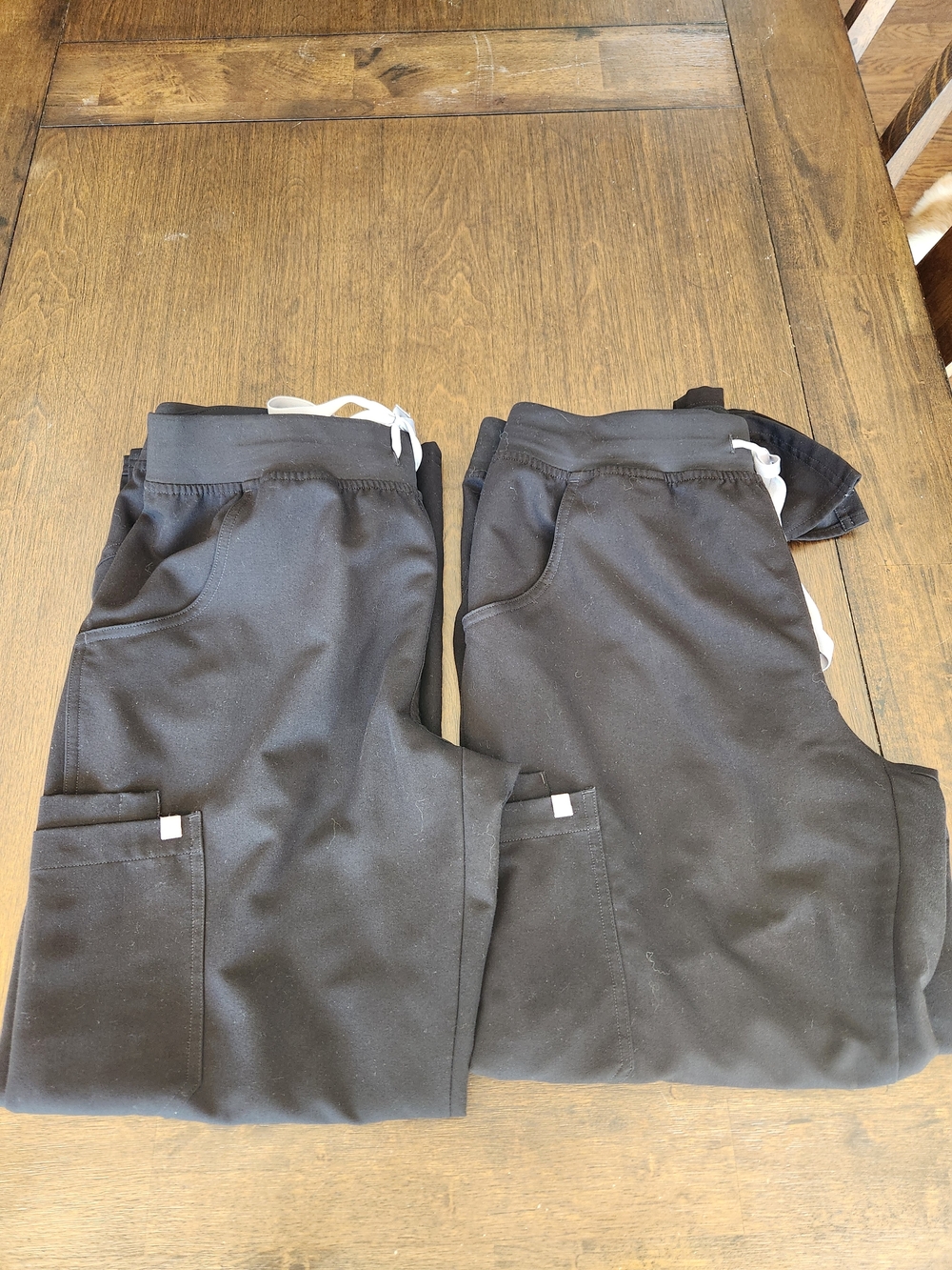 2 Pair of Figs Women’s Black Scrub Pants Size LP